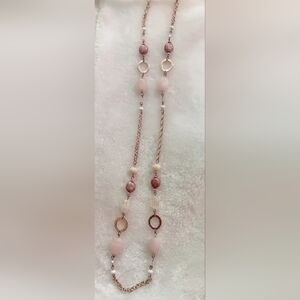 Chic Women's Necklace in Pink and Gold